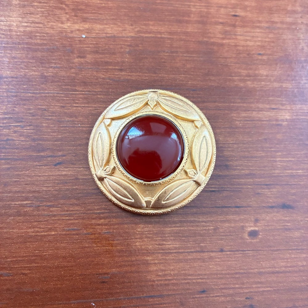MONET Smithsonian Egyptian Revival Gold Tone Faux Carnelian Cabochon Brooch Pin - Picture 2 of 8